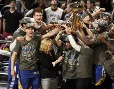 NBA总决赛关键时刻走向成谜，犹他爵士迎来里程碑，更衣室稳定，控场能力受关注