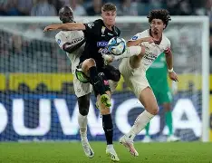 赛前埃因霍温备战葡超，伤情更新细节曝光，悬念犹存，团队化学反应显著